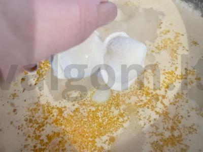 Koldūnai puoduose su daržovių mišiniu po tešlos dangteliu Žingsnis 1