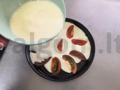 Omletas su pomidorais ir žolelėmis Žingsnis 3