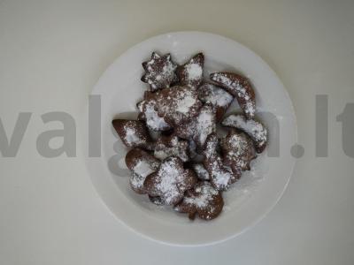 Imbieriniai sausainiai su graikiniais riešutais pagrindine nuotrauka