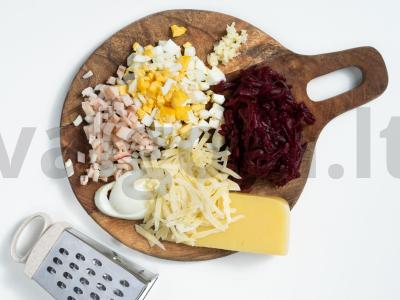 Kalmarų ir burokėlių salotos Žingsnis 1