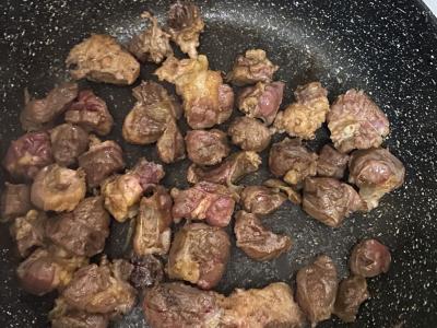 Jautienos troškinys padaže Žingsnis 2