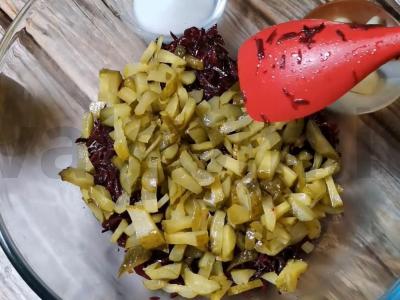 Salotos su burokėliais ir raudonosiomis pupelėmis Žingsnis 4