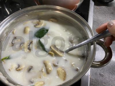 "Tom Yum" su krevetėmis ir kalmarais Žingsnis 3