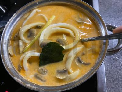 "Tom Yum" su krevetėmis ir kalmarais Žingsnis 4