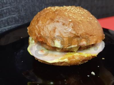 Naminis mėsainis pagrindine nuotrauka