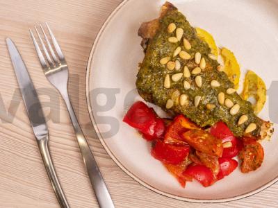 Ešerys, keptas su daržovėmis ir pesto padažu pagrindine nuotrauka