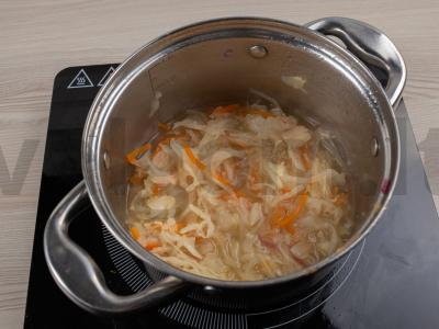 Raugintų kopūstų troškinys Žingsnis 4