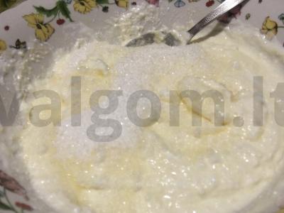 Varškės apkepas su mėlynėmis Žingsnis 3