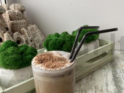 Frappe su ledais ir tarkuotu šokoladu Žingsnis 10