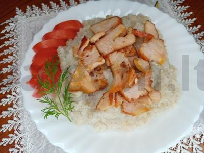 Pieno košė su mėsos padažu pagrindine nuotrauka