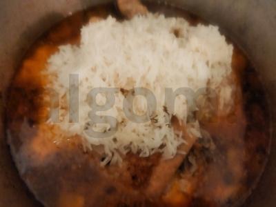 Kumpiai ir ryžiai su karameliniu braškių padažu Žingsnis 4