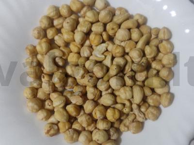 Mikrobangų krosnelėje skrudinti lazdyno riešutai pagrindine nuotrauka