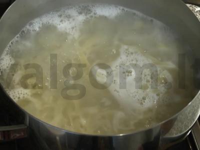 Fettuccini su grybais Žingsnis 1