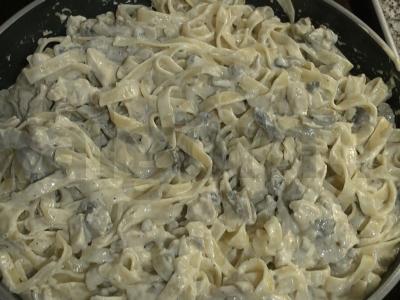 Fettuccini su grybais pagrindine nuotrauka