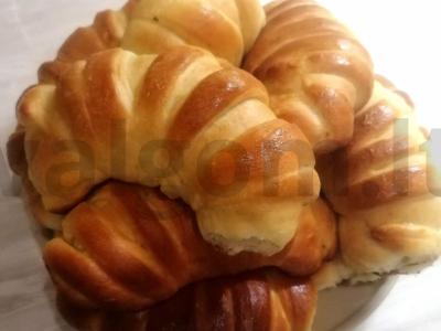 Bandelės iš mielinės tešlos pagrindine nuotrauka