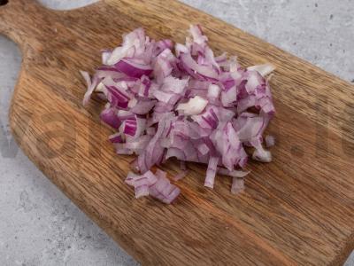 Silkė po kailiu su šprotais ir svogūnais Žingsnis 2