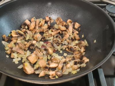 Troškinti kopūstai su grybais Žingsnis 2