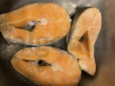 Rausvosios lašišos ir kuskuso sriuba Žingsnis 1