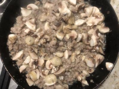 Makaronai su malta mėsa ir grybais Žingsnis 2