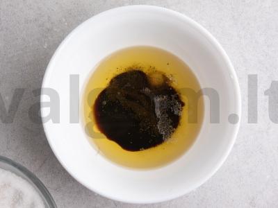 Salotos su vištienos kepenėlėmis, mandarinais ir parmezanu Žingsnis 2