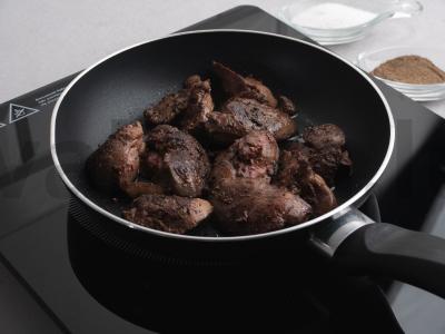 Salotos su vištienos kepenėlėmis, mandarinais ir parmezanu Žingsnis 3