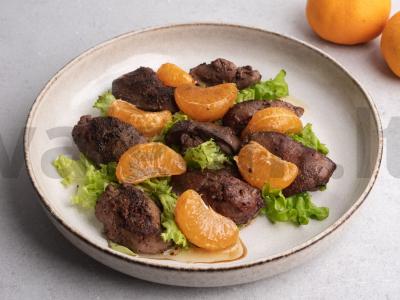 Salotos su vištienos kepenėlėmis, mandarinais ir parmezanu Žingsnis 4