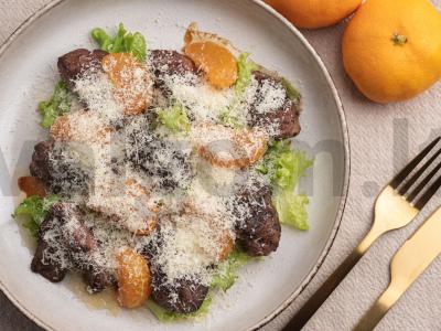 Salotos su vištienos kepenėlėmis, mandarinais ir parmezanu Žingsnis 5