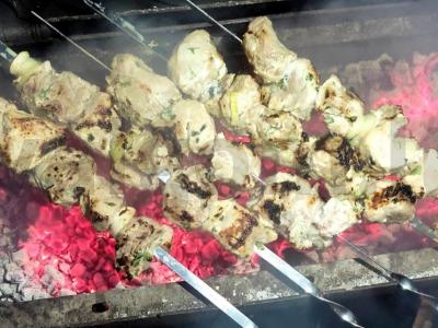 Kefyre marinuotas kiaulienos kebabas pagrindine nuotrauka