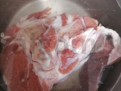 Barščiai ant jautienos sultinio su bulvėmis Žingsnis 1