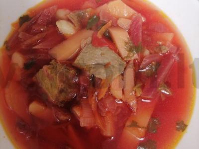 Barščiai ant jautienos sultinio su bulvėmis pagrindine nuotrauka