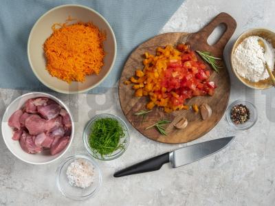 Kalakutienos troškinys su pomidorų pasta Žingsnis 1