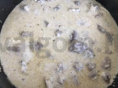 Birjani su kiaulienos minkštimu ir majonezu keptuvėje Žingsnis 2