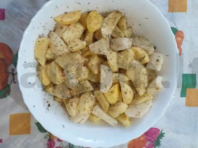 Kaimiškos bulvės su traškia plutele Žingsnis 1
