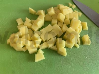 Puode keptos bulvės su mėsa Žingsnis 1