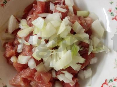 Kepti paplotėliai su mėsa ir bulvėmis Žingsnis 2