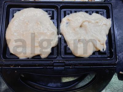 Vienos vafliai elektrinėje vaflinėje Žingsnis 6