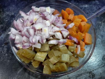 Vinaigrette su marinuotais agurkais ir garstyčiomis Žingsnis 3
