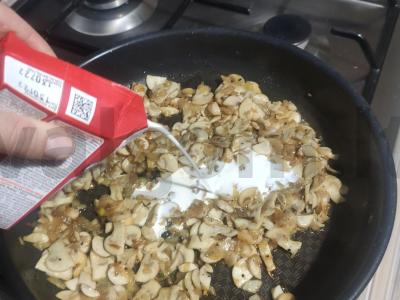 Grybų spagečiai su grybais ir sūriu Žingsnis 7