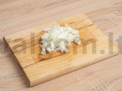 Baltųjų pupelių tyrė su keptais svogūnais Žingsnis 1