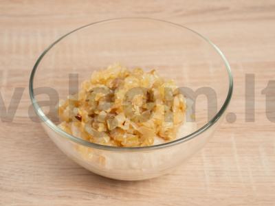 Baltųjų pupelių tyrė su keptais svogūnais Žingsnis 2