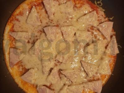 Sotus omletas "à la pizza" keptuvėje. Žingsnis 9