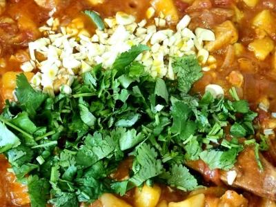 Kiaulienos guliašas su kalendra ir daržovėmis Žingsnis 5