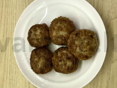 Klasikiniai kalakutienos maltinių paplotėliai pagrindine nuotrauka