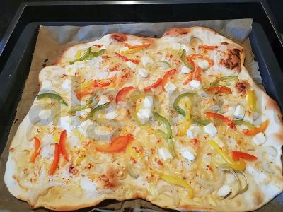 "Tarte flambée" arba "Liepsnojantis pyragas". pagrindine nuotrauka