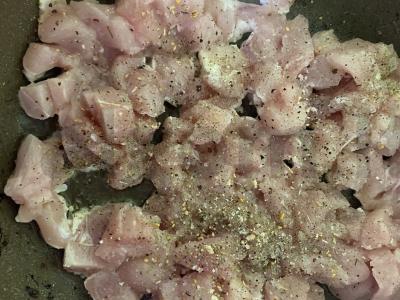 Salotos su vištienos krūtinėle ir grybais Žingsnis 3