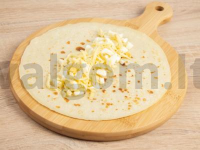 Kiaušiniais ir sūriu įdaryti blyneliai Žingsnis 3