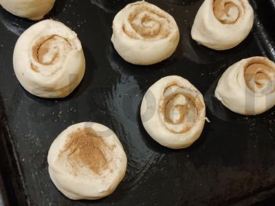 Gurmaniško skonio "Cinnabon" bandelės. Žingsnis 4