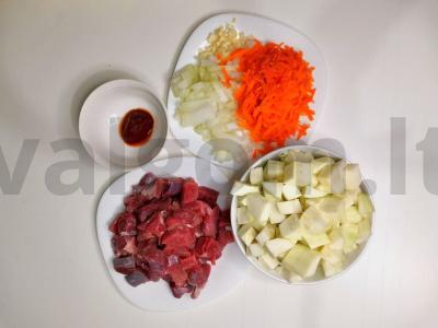 Švelnus cukinijų ir kalakutienos filė troškinys Žingsnis 1