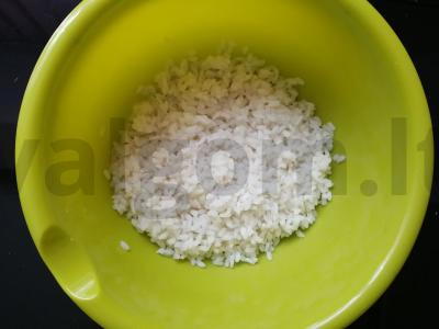 Krabų salotos su ryžiais, kukurūzais ir krapais Žingsnis 1
