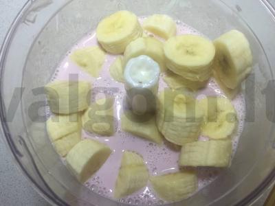 Lengvo skonio kokteilis su bananais ir avietėmis Žingsnis 2